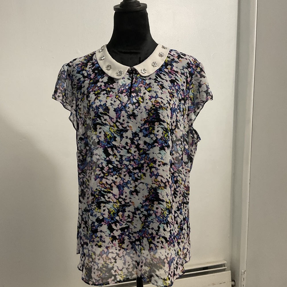 Blue and White Relaxed Blouse with Peter Pan Collar